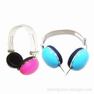 2013 New Headphones, Hot Selling, Available in Pink and Blue